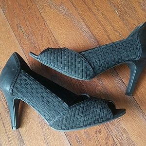 Dexflex Comfort peep toe pumps